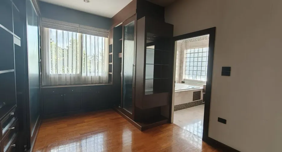 Villa en venta de 4 habitaciones en Hang Dong, Chiang Mai