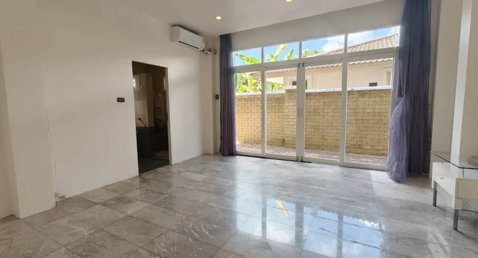 Villa en venta de 4 habitaciones en Hang Dong, Chiang Mai