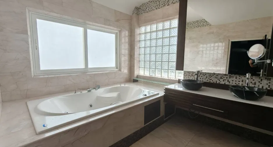 Villa en venta de 4 habitaciones en Hang Dong, Chiang Mai