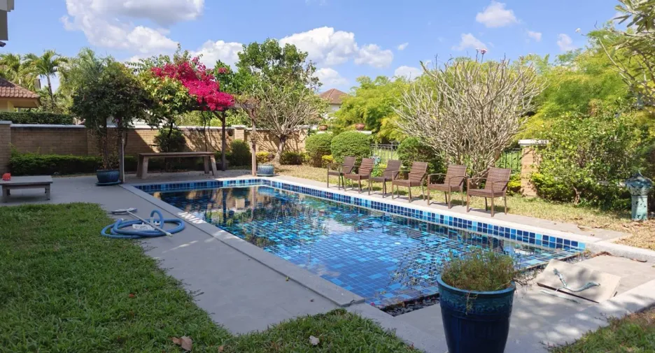 Villa en venta de 4 habitaciones en Hang Dong, Chiang Mai