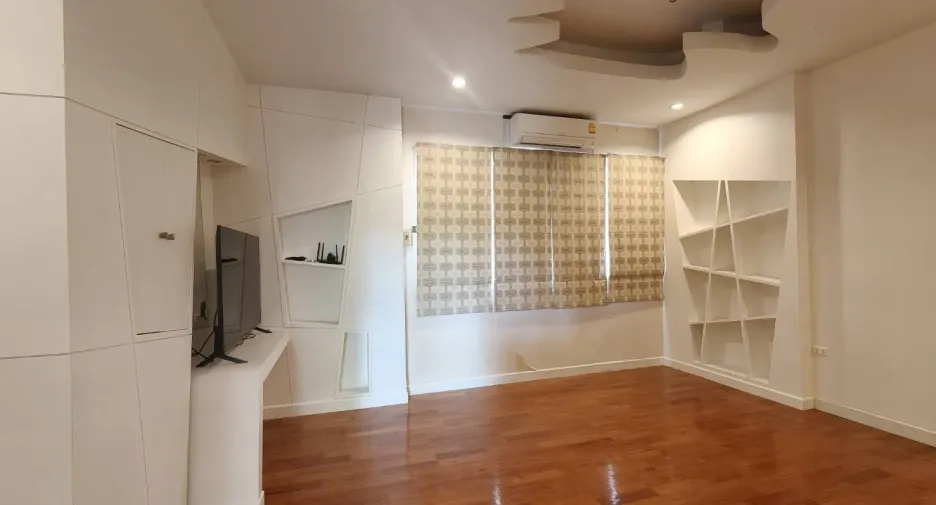 Villa en venta de 4 habitaciones en Hang Dong, Chiang Mai