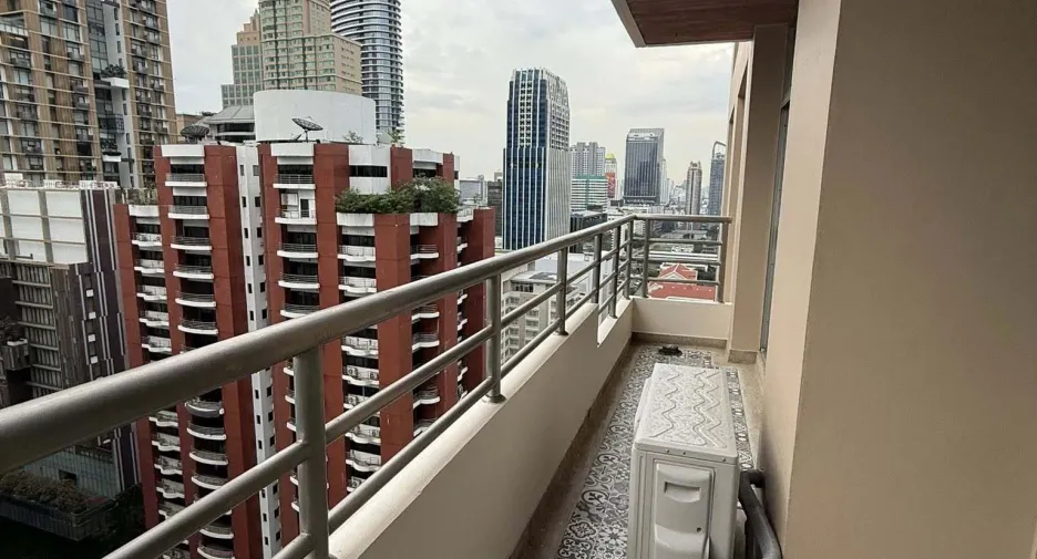 For sale 2 bedrooms condo in Pathum Wan, Bangkok