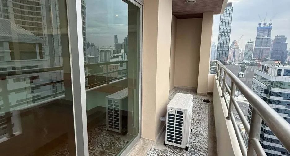 For sale 2 bedrooms condo in Pathum Wan, Bangkok