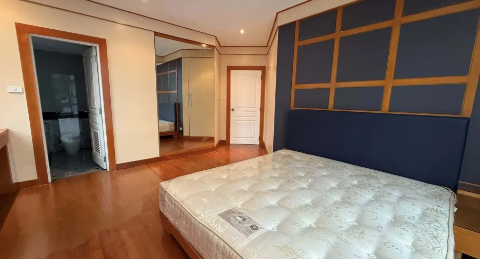 For sale 2 bedrooms condo in Pathum Wan, Bangkok