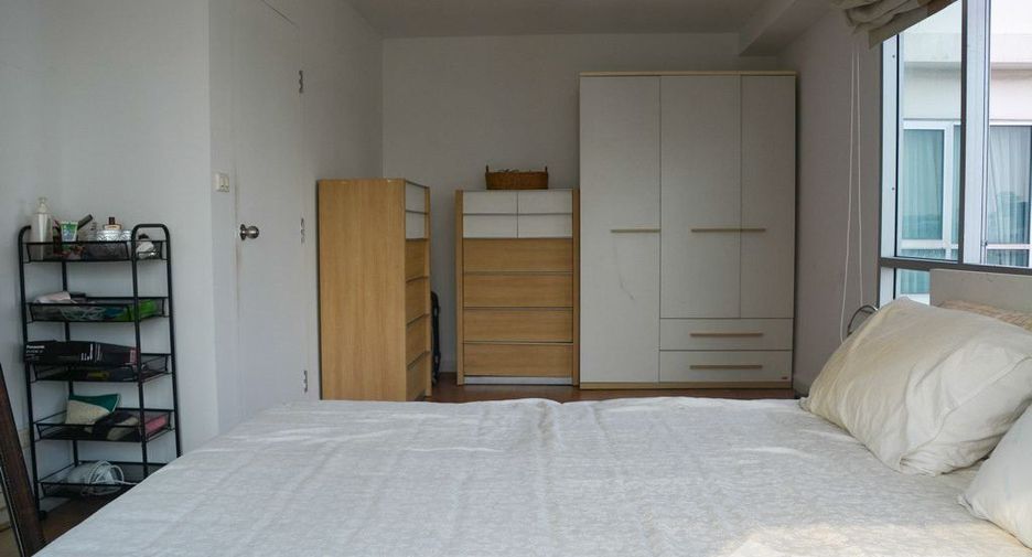 For sale 1 bed condo in Khlong Toei, Bangkok