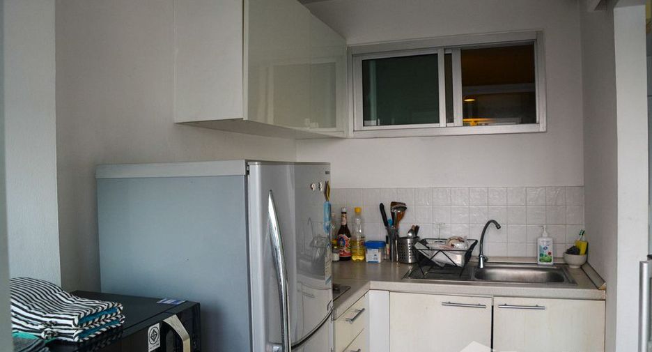 For sale 1 bed condo in Khlong Toei, Bangkok