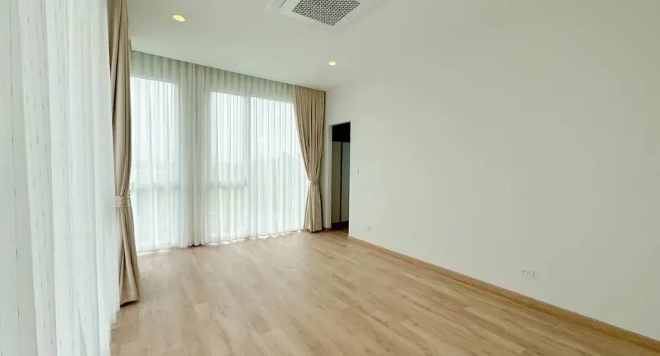 出租 4 卧室 独立屋 在 San Kamphaeng, Chiang Mai