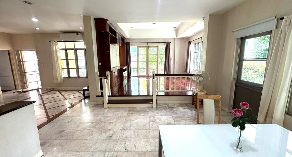 For sale 3 bedrooms house in Mueang Samut Prakan, Samut Prakan