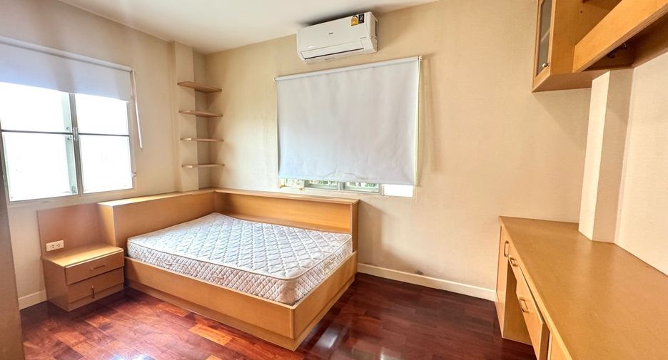 For sale 3 bedrooms house in Mueang Samut Prakan, Samut Prakan