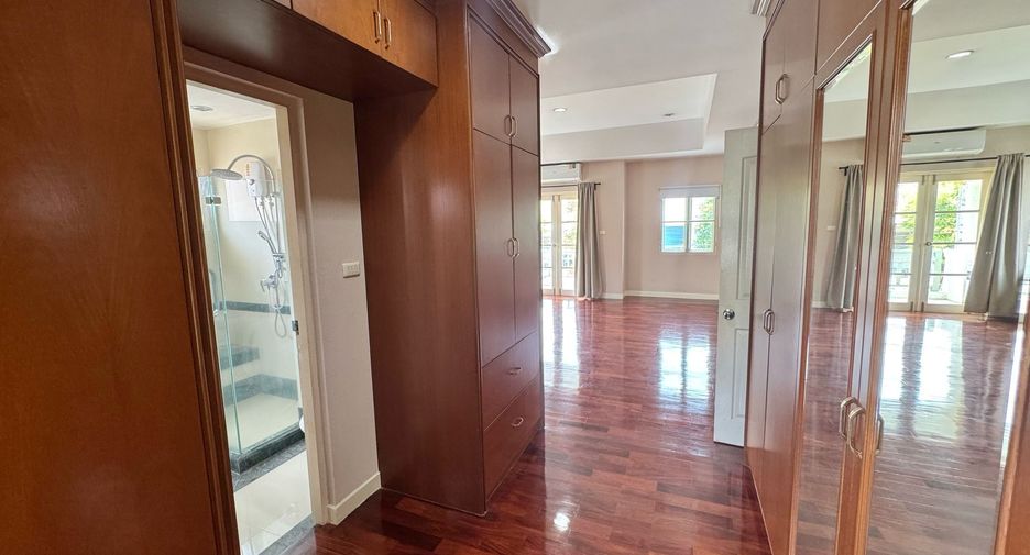 For sale 3 bedrooms house in Mueang Samut Prakan, Samut Prakan
