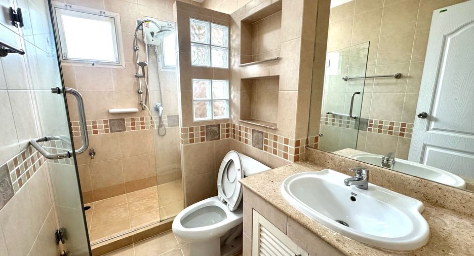 For sale 3 bedrooms house in Mueang Samut Prakan, Samut Prakan
