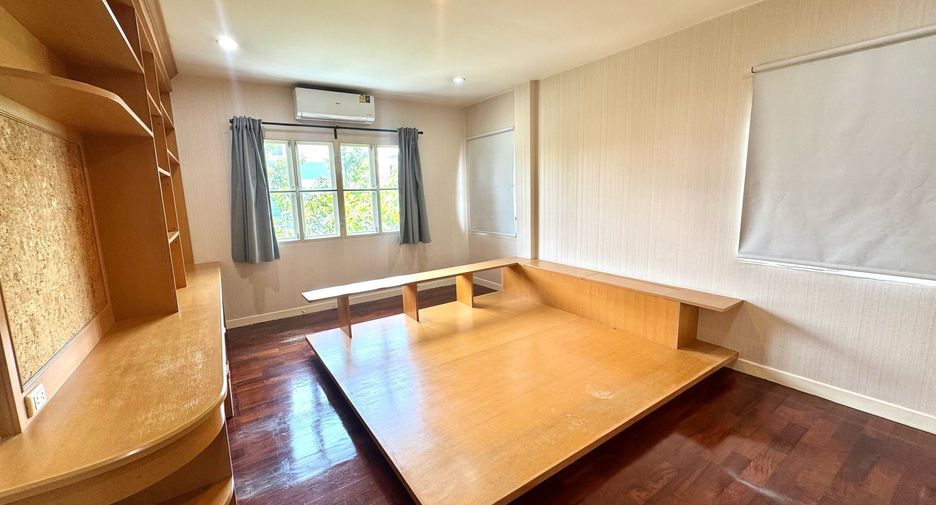 For sale 3 bedrooms house in Mueang Samut Prakan, Samut Prakan