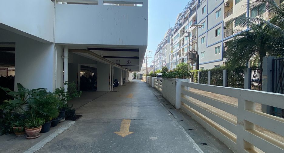 For sale 1 bed condo in Bang Lamung, Chonburi