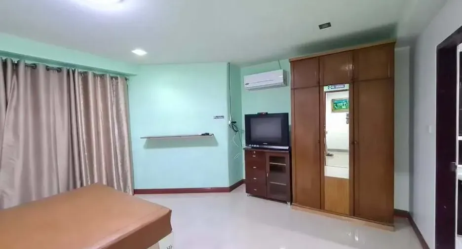 For sale 14 bedrooms apartment in Bang Na, Bangkok