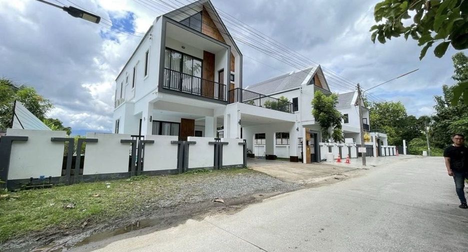 Villa en alquiler de 3 habitaciones en San Sai, Chiang Mai