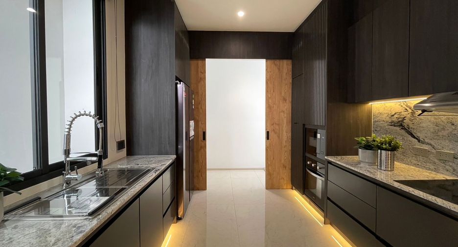 For sale 4 bedrooms villa in Doi Saket, Chiang Mai
