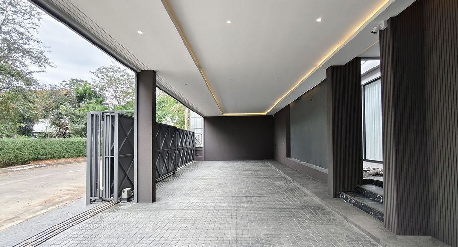 For sale 4 bedrooms villa in Doi Saket, Chiang Mai
