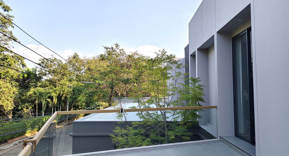 For sale 4 bedrooms villa in Doi Saket, Chiang Mai