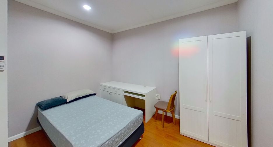 For sale and for rent 3 bedrooms condo in Watthana, Bangkok