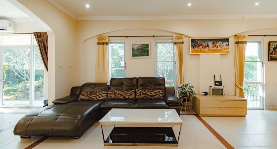 Villa zum Kauf und zur Miete mit 7 Zimmer in Hang Dong, Chiang Mai