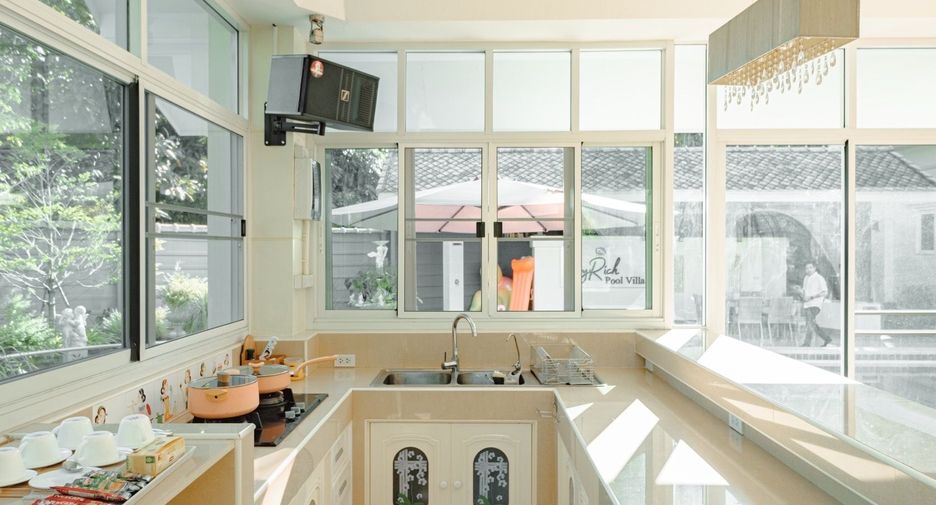 Villa zum Kauf und zur Miete mit 7 Zimmer in Hang Dong, Chiang Mai