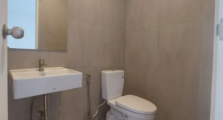 Oficina en venta y en alquiler en Bang Phli, Samut Prakan