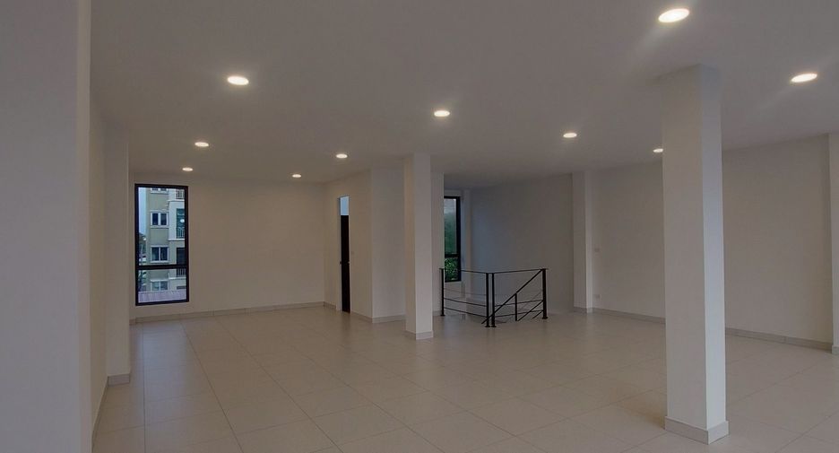 Oficina en venta y en alquiler en Bang Phli, Samut Prakan