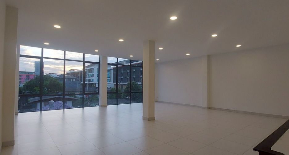 出售 和 出租 办公室 在 Bang Phli, Samut Prakan