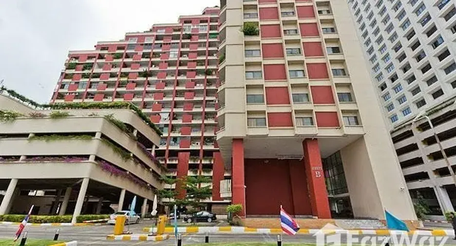 For sale 3 bedrooms condo in Bang Na, Bangkok