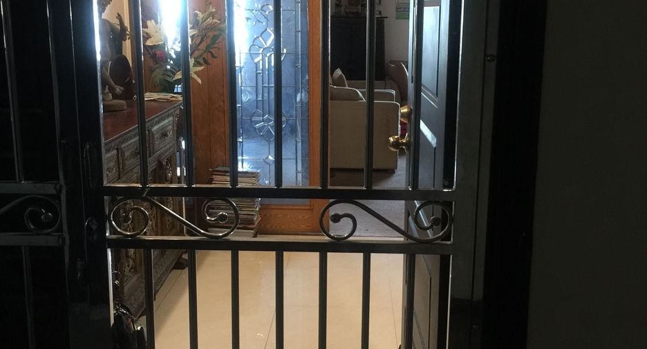 For sale 3 bedrooms condo in Bang Na, Bangkok