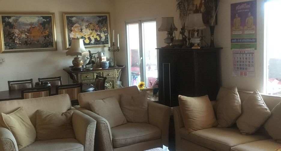 For sale 3 bedrooms condo in Bang Na, Bangkok