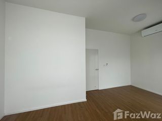 Casa adosada en venta y en alquiler de 3 habitaciones en Sai Mai, Bangkok