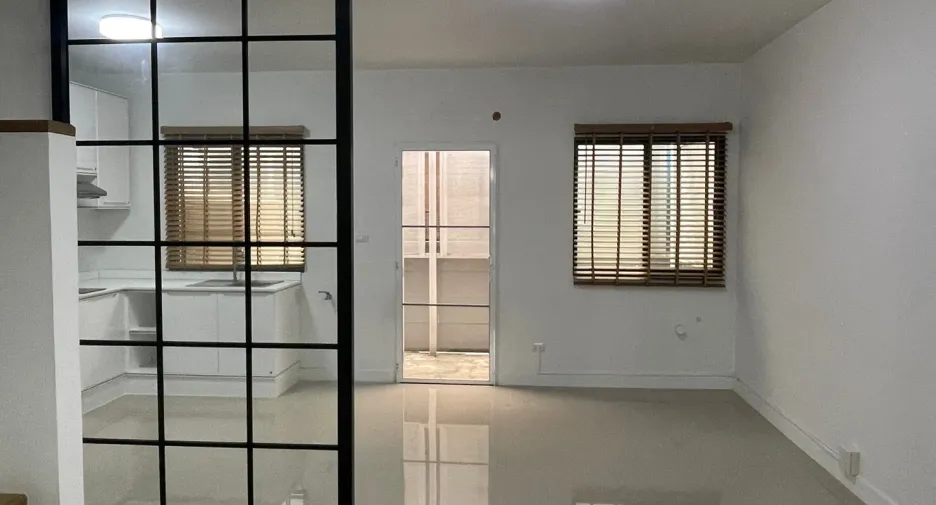 For sale and for rent 3 bedrooms townhouse in Sai Mai, Bangkok