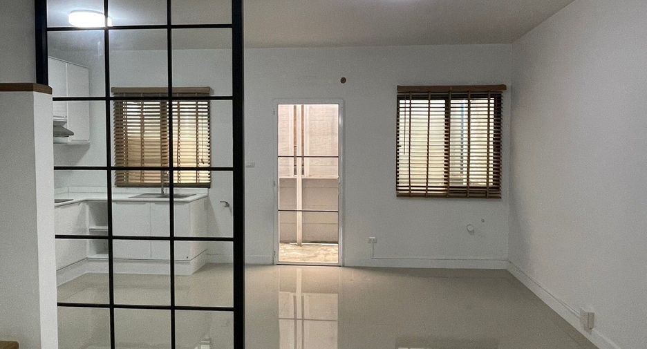 For sale そして for rent 3 ベッドルーム townhouse in Sai Mai, Bangkok