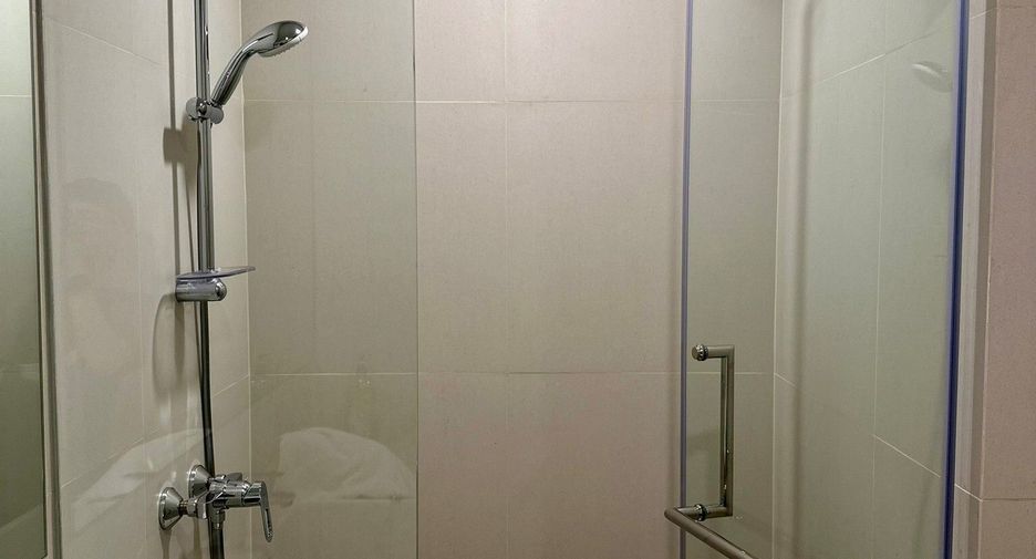 For sale 1 bed condo in Khlong Toei, Bangkok
