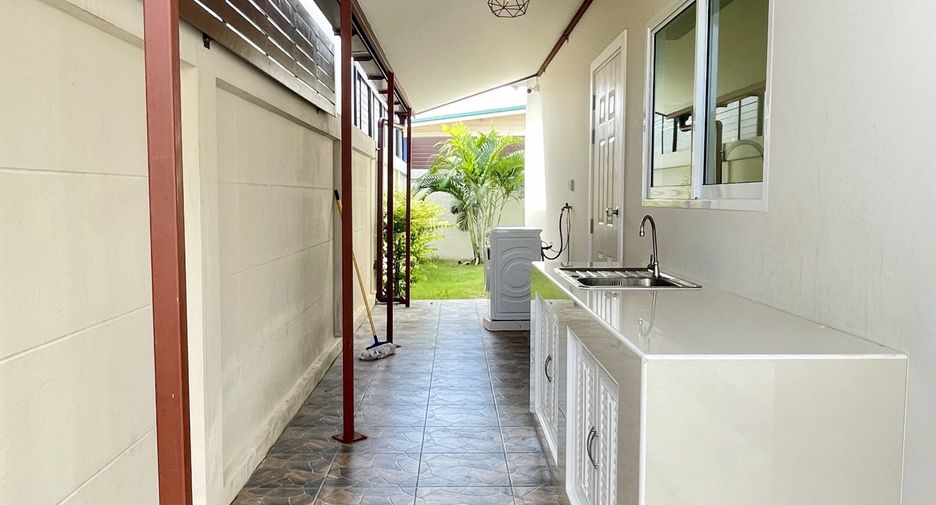 For rent 3 bedrooms villa in Bang Lamung, Chonburi