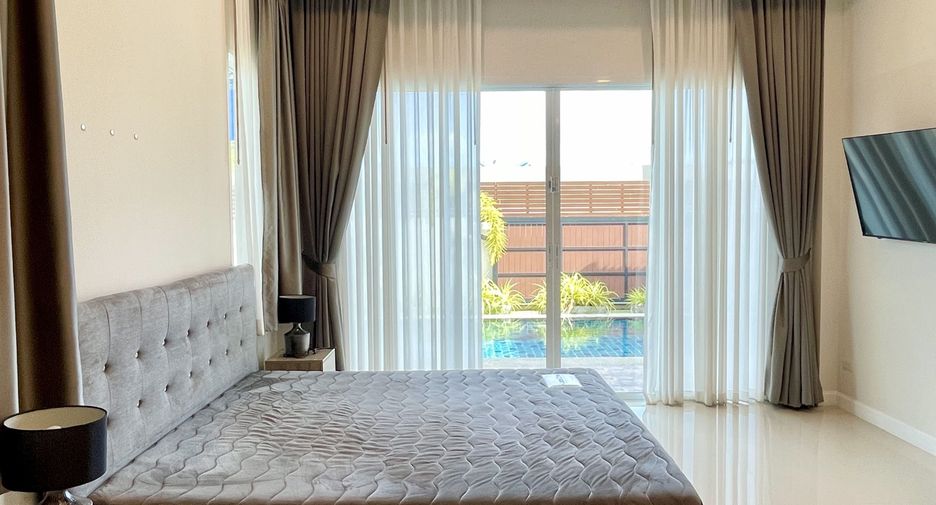For rent 3 bedrooms villa in Bang Lamung, Chonburi