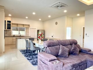 À louer 3 chambres villa à Bang Lamung, Chonburi
