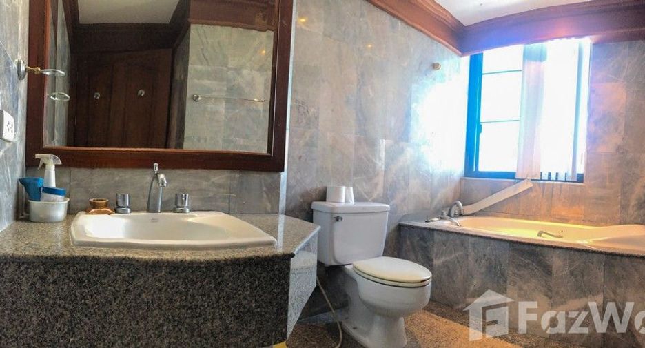 For sale 2 bedrooms condo in Yan Nawa, Bangkok