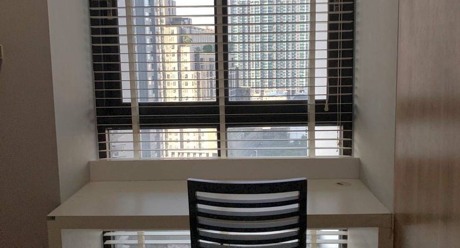 For sale 1 bed condo in Huai Khwang, Bangkok