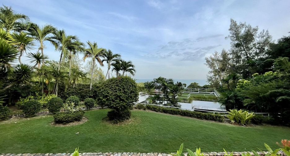 For sale and for rent 4 bedrooms condo in Bang Lamung, Chonburi