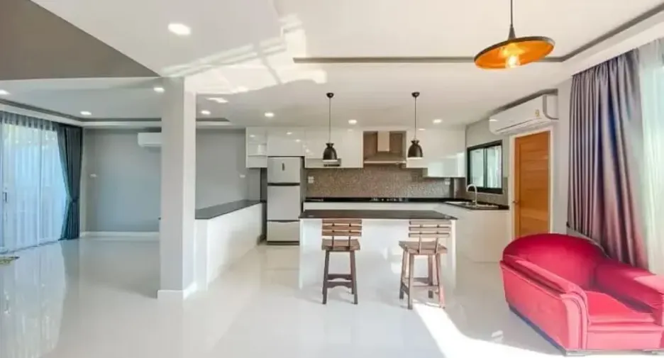 出售 和 出租 4 卧室 独立屋 在 Hang Dong, Chiang Mai