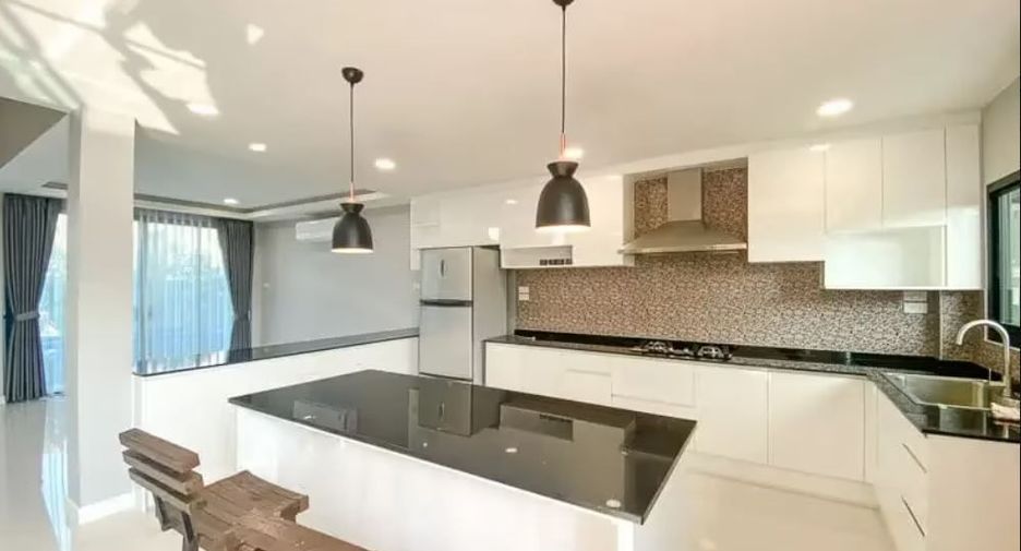 出售 和 出租 4 卧室 独立屋 在 Hang Dong, Chiang Mai