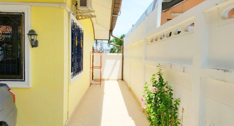 Casa en venta y en alquiler de 3 habitaciones en Bang Lamung, Chonburi