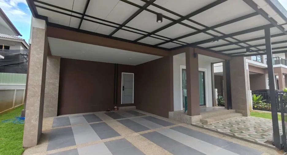 For rent 4 bedrooms house in Saraphi, Chiang Mai