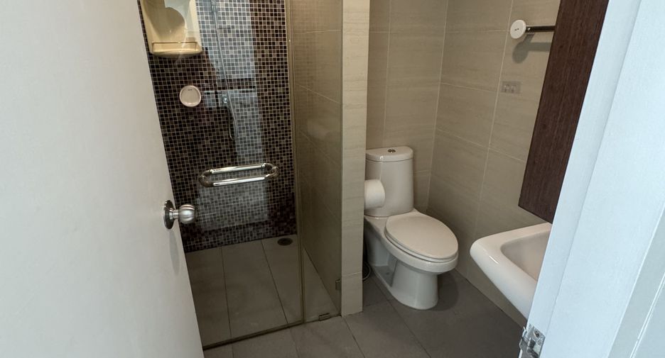 For rent studio condo in Bang Na, Bangkok