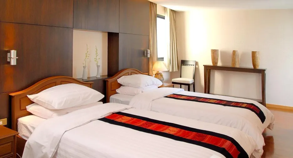 For rent 3 bedrooms condo in Khlong Toei, Bangkok