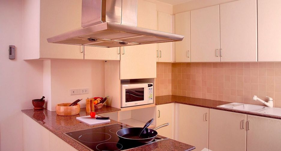 For rent 3 bedrooms condo in Khlong Toei, Bangkok