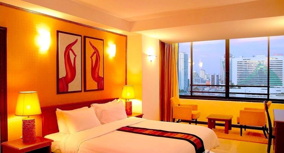 For rent 3 bedrooms condo in Khlong Toei, Bangkok