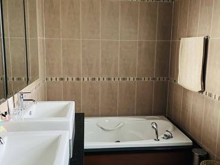 Аренда 4 спальни вилла в Банг Ламунг, Чонбури